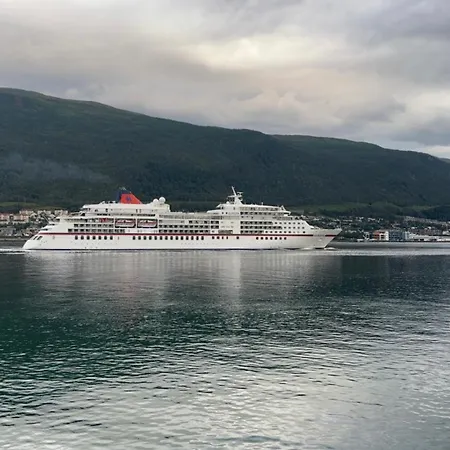 Charming With Sea View トロムソ