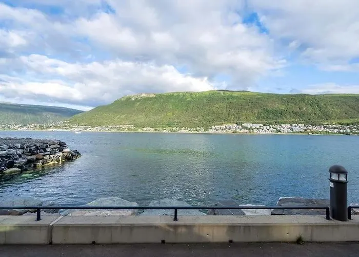 Charming With Sea View 아파트