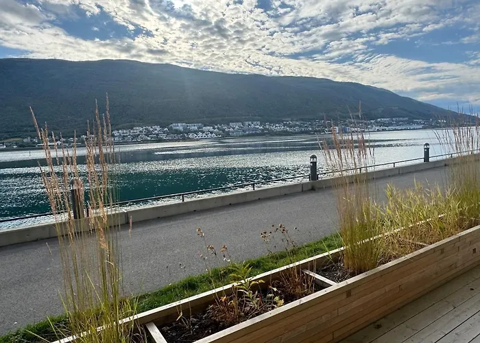 Charming With Sea View Apartamento Tromsø