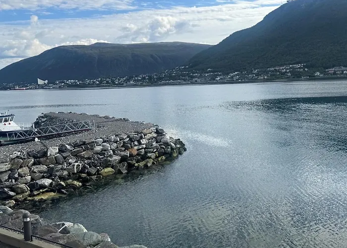 Charming With Sea View * Tromsø